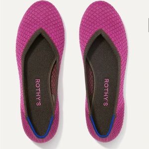 Rothy’s the flat bright Magenta size 7.5